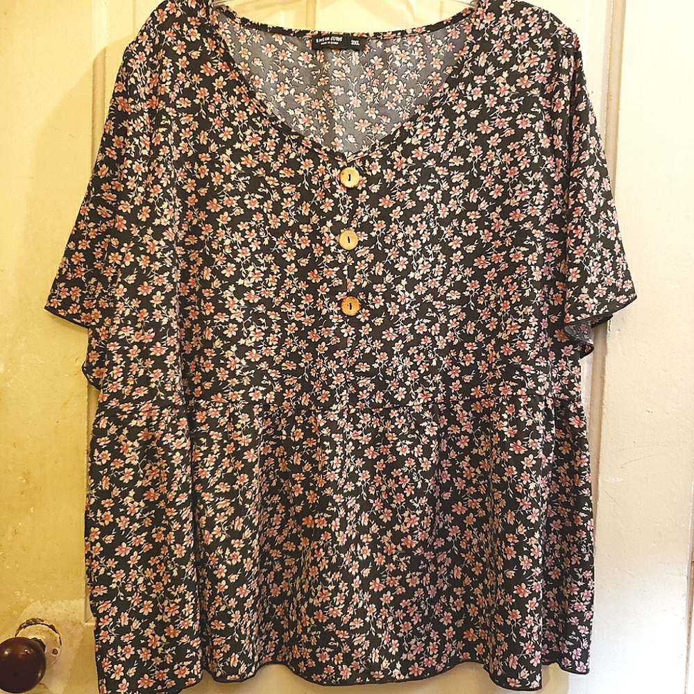 Plus Ditsy Floral Fake Button Baby Doll Peplum Hem Blouse 3XL